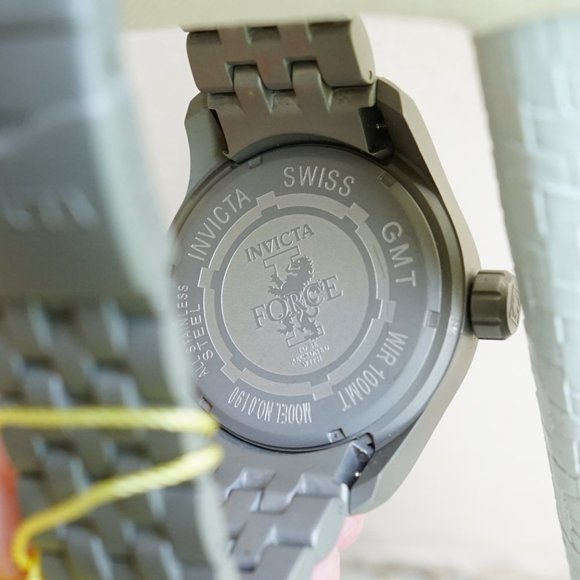 Invicta Black/Matte-Gray Steel Watch+NEW BATTERIES - Picture 5 of 14